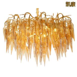Venta al por mayor 2020 nueva lámpara de cristal moderna para sala de estar luz atmosférica lujo ligero dormitorio lujo candelabro de restaurante lámpara dorada de aluminio