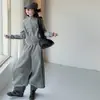Conjunto de sudadera para niña otoño e invierno 2026 nuevo conjunto casual y elegante de sudadera con cuello alto y pantalones a rayas para niña