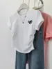 Camiseta de Algodão Puro Cinza Americano com Ombro Direito de Manga Curta para Mulheres Design Ins Slim Fit Camiseta Interna Top Curto