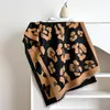 Nuevo Chal de Imitación Cachemir Estilo Retro Británico con Borlas Estampado de Leopardo Versátil Bufanda Cálida Bufanda Cálida Engrosada de Otoño e Invierno