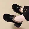 Colección nueva de invierno 2026: mocasines de cuero suave con punta profunda para mujer, con forro de felpa para abrigar y comodidad, versátiles y fáciles de combinar, disponibles en cuero ante y estilos de bota de algodón.