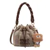 Nova Bolsa Saco Outono e Inverno Feminina Artística Xadrez Estilo Coreano Cordão Chanfrada Bolsa de Mão Letras Casual Bolsa de Ombro Transversal