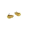Mismo estilo en tienda de oro, oro de arena método antiguo, incrustado de diamantes, cepillado, cinta retorcida, aretes de botón, moño hueco tridimensional, sensación de alta gama, regalo