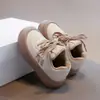 Tênis Esportivo Feminino 2025 Novo Inverno Leve para Corrida Sola Macia Tênis Infantil Forrado com Lã Quente Algodão Sapatos de Menino