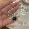 Collar de amor de moda para mujer Diseño de nicho de lujo ligero Sentido del diseño 2022 nueva cadena de clavícula asimétrica para chica popular Accesorios Al por mayor