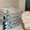 Colcha de Verano Estilo Coreano Tencel Modal, Lavable a Máquina, Colcha Fina de Doble Aire Acondicionado, Cubre Cama Acolchado, Juego de Tres Piezas