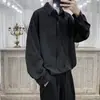 Camisa negra popular 2025 para hombre, camisa de moda estilo coreano minimalista, top de manga larga fresco y elegante estilo Hong Kong y japonés