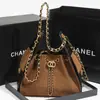 2026 Nuevo Modelo Bolso Tote Pequeño Estilo Chanel Acolchado con Cadena y Piel Encerada, Bolso de Hombro Acolchado con Cadena Personalizable de Gran Capacidad