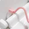 Cepillo para inodoro con mango extendido para limpiar esquinas de difícil acceso, cepillo de plástico en forma de V curvado hacia el lateral del inodoro