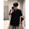 Camisa com Zíper Parcial no Ombro Direito para Homens, Camisa de Verão de Tecido Pesado com Manga Curta e Design de Rebite Estilo Americano