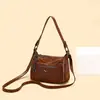 Bolso de hombro de cuero suave de venta caliente transfronteriza para mujeres de mediana edad, nuevo modelo 2026, bolso cruzado de gran capacidad, elegante y versátil, al por mayor