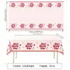 A nova linha de artigos de festa para chá de bebê com tema de cola da Amazon inclui pratos de papel, copos de papel, guardanapos de papel, faixas e bandeirinhas.