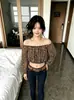 Top sexy y seductor de chica caliente, hombros descubiertos, estampado de leopardo, gasa, con mangas de farol y lunares, estilo corto de vacaciones