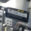 Removedor de óxido botella de bebida botella de salsa frascos botella de medicina máquina de etiquetado horizontal autoadhesiva botella redonda etiquetado automático