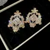 Colar de Pérolas em Camadas com Pingente de Gota d'Água Florido Cravejado de Diamantes, Corrente para Clavícula de Luxo Leve e de Alta Qualidade, Acessório de Pescoço Exquisito, Moderno e Versátil