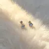 Pendientes Exquisitos y Sencillos de Acero de Titanio con Diseño de Tornillo para Hélice Auricular Color Dorado Electrochapado de 18 Quilates que Conserva el Color, No Necesitan Quitarse al Bañarse