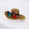 Broche de Sombrero de Sol Nuevo Estilo Coreano Incrustado de Diamantes, Broche Versátil de Aleación Retro de Lujo Ligero de Alta Gama para Mujer Venta al por Mayor