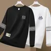 Camiseta de manga larga para hombre para otoño e invierno, marca de moda, corte holgado, engrosada, camiseta básica casual, sudadera estampada de cuello redondo para estudiantes jóvenes