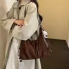 Bolso vintage de gamuza de gran capacidad para mujer, nuevo bolso cruzado casual otoño e invierno 2026, bolso de hombro para el día a día multiusos estilo coreano