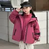 Ropa para Niños Chaqueta para Niñas Tres en Uno Desmontable 2025 Nuevo Estilo Chaqueta de Otoño para Niñas Resistente al Viento e Impermeable
