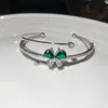 Collar Colgante Ovalado de Zirconia Nicho Lujo Ligero Diseño de Gama Alta Pulsera Temperamento de Moda Joyería de Mano Versátil para Mujeres