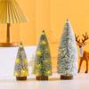 Nuevos Productos Transfronterizos Decoración Navideña Mini Árbol de Navidad Flocado Adhesivo Adornos de Escritorio Diseño de Escena de Árbol de Cedro Regalo