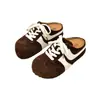 Meias-pantufas Fechadas Estilo Francês para Uso Externo, Novo Modelo Primavera/Verão 2026, Bloqueio de Cores Estiloso, Sandálias Slip-On com Cadarço de Solado Grosso Estilo Birkenstock