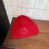 [Sanrio] Hello Kitty Patrón de Diamantes Calientes Mezcla de Piel de Conejo Sombrero Cálido para Frío Invierno Cómodo Moderno Lindo Sombrero