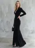 Site de Moda Independente Europeu e Americano 2026 Outono e Inverno Vestido Base Decote V Slim Fit Vestido Longo Cauda de Peixe Cor Sólida Manga Longa Elástico