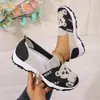 Zapatos de tela del viejo Pekín otoño nuevo estilo para mujer estilo étnico suela plana sin cordones persona perezosa versátil elegante madre lona zapatos individuales
