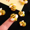 Accesorios Pequeños de Resina de Animal Abeja de Dibujos Animados Brillantes Hechos a Mano DIY Pegamento de Crema Funda de Teléfono Imán de Refrigerador Accesorios de Decoración