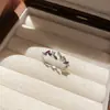 Arete de oreja de espiga de trigo morado con circón suave estilo francés, sensación de lujo ligero y alta gama, único, compacto, exquisito, accesorio de mano versátil