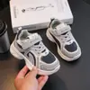 Nuevos zapatos deportivos de primavera y otoño para niños, zapatos tipo dad de cuero, zapatos infantiles para niñas, zapatos casuales de suela blanda, modernos