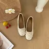 Sapatilhas Slip-on Versáteis com Laço e Salto Escondido 4cm 2026 Nova Moda Primavera/Outono Com Rebites Sapatos Femininos para o Trabalho