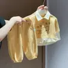 Um item imperdível Conjunto estiloso de duas peças para meninos e meninas, estilo primavera e outono, com top infantil de gola camisa e calça