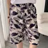 Shorts Masculino, Novo Estilo de Verão Calça Pijama de Algodão e Seda, Estilo Fino Que Pode Ser Usado Fora, Calça Estampada de Cinco Quartos, Calça de Praia Solta Tamanho Grande