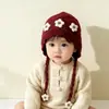 Touca de bebê, touca de tricô de inverno, fofa, estilo coreano, design floral doce, touca que cobre as orelhas, touca espessa e quente para bebês e crianças pequenas