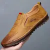 Zapatos de Piel para Hombre 2026 Moda Primavera y Otoño Piel Suave Zapatos Casuales Textura Duradera Mocasines Zapatos de Hombre Venta al por Mayor y al por Menor