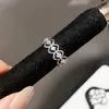 Anillo Redondo de Circonita Fresco y Elegante con Diseño Único, Anillo de Dedo Índice Moderno y Exquisito, Joyería de Lujo Ligero y de Alta Gama