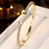 Pulsera Abierta Estilo Francés Minimalista de Lujo Ligero Incrustada con Circonitas, Adecuada para el Trabajo y Fiestas, Regalo Versátil de Nicho de Gama Alta para Novia