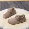 Sapatos estilo Birkenstock femininos, com forro de fleece e espessados, nova coleção outono/inverno 2026, com 3cm de aumento de altura, botas de neve felpudas, sapatos de algodão quentes para exterior
