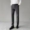 Pantalones de traje versátiles, modernos, de corte recto, holgados y con caída para hombre, elegantes y sin arrugas para ocasiones formales