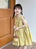 Vestido Regata Moda Verão Algodão Puro Estilo Coreano Meninas Alças Sem Mangas Roupas de Verão Bebê Tecido de Algodão Saia Fina