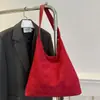 Bolsa Casual Retro para o Dia a Dia de Grande Capacidade Nova Bolsa Tote de Camurça Outono e Inverno Feminina Bolsa de Ombro Simples de Nicho