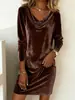 Moda Otoño/Invierno 2025 Amazon Ropa Femenina Transfronteriza Nuevo Abrigo de Color Sólido con Cuello Amplio Manga Larga Sexy Vestido de Terciopelo