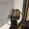 Bolsa de Ombro com Cordão Moda Retro Ins para Mulheres Nova Tendência Primavera 2026 Bolsa Transversal Elegante Bolsa Saco para Mulheres