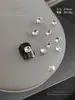Joyería de Pedrería K9 de Alta Calidad con Parte Trasera Puntiaguda para Uñas, Pedrería Transparente Blanca tipo Caramelo de Roca Deslumbrante, Pedrería Irregular Apilada en Ángulo Recto Largo, Bolas de Pedrería para Uñas al por Mayor