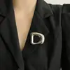 Broche Geométrico con Corte de Diseño de Nicho Broche Corsage de Línea Simple Europeo y Americano Lujo Accesible Accesorios de Alta Gama para Mujeres