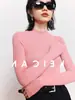 Elegante camisa base de punto gris de cuello medio alto para mujer, corte ajustado, suéter suave y acogedor para otoño e invierno, top de manga larga