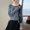 Suéter de punto fino de lana para mujer, cuello redondo, nuevo estilo Otoño/Invierno 2026, manga larga, botón lateral, color liso, ajuste holgado, camiseta base